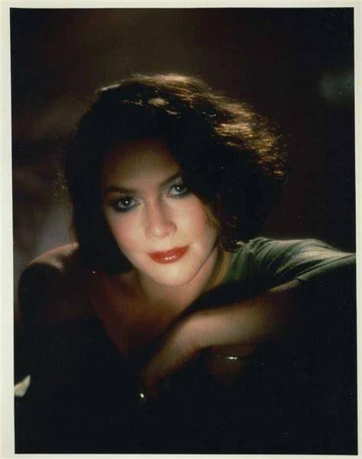 Kathleen turner voice change susastart